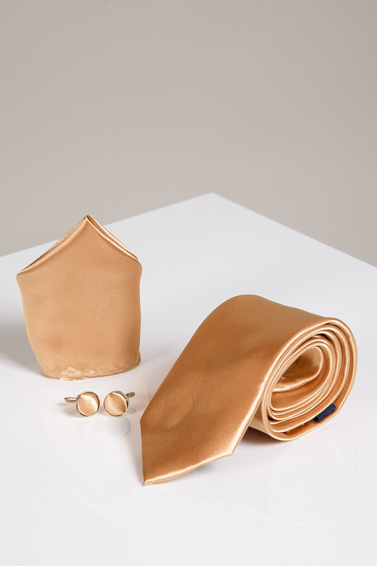 STANLEY - Satin Tie, Cufflink & Pocket Square Set In Gold